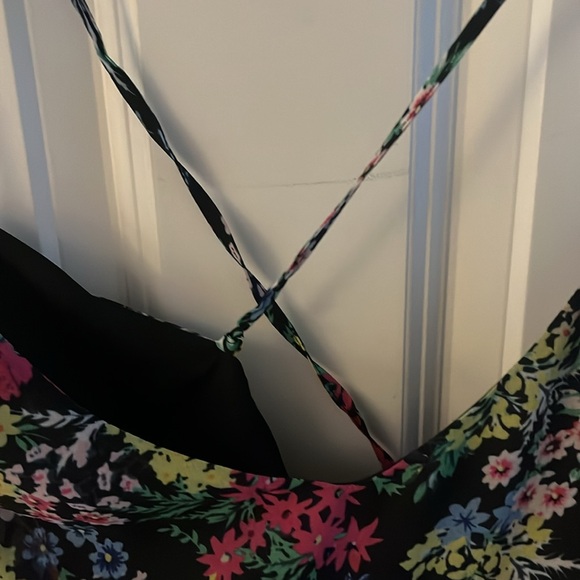 NWOT! Yumi Kim size small/petite floral spaghetti strap top. Laces in back - Picture 3 of 10